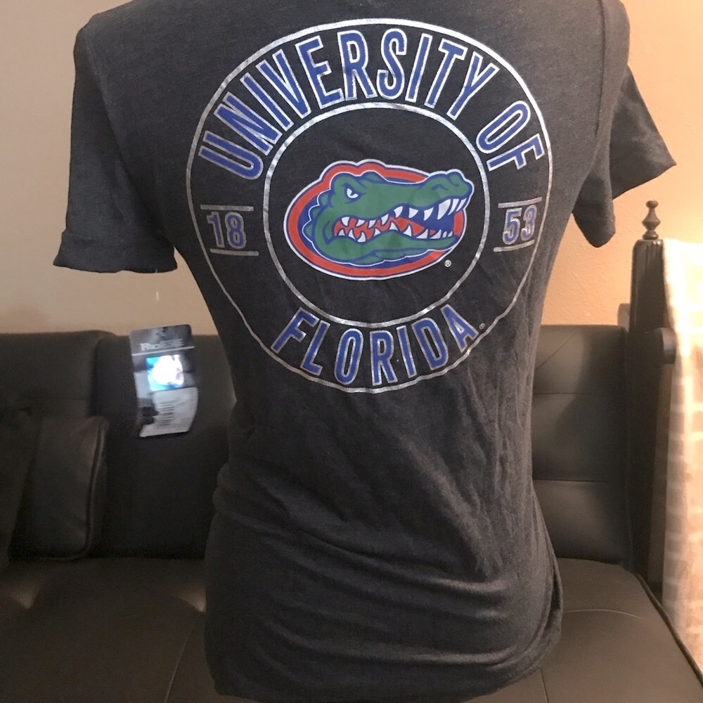 NWT - University of Florida GATORS T-shirt Price is firm